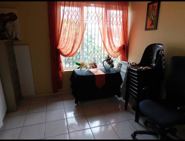 3 BEDROOM HOUSE FOR SALE IN UMHLATUZANA